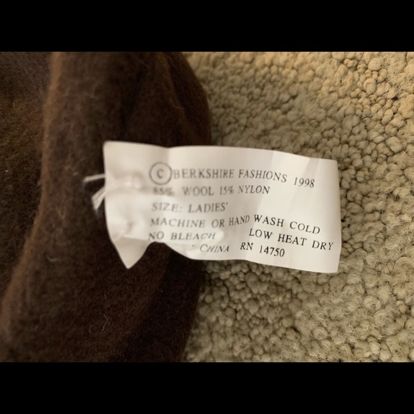 Berkshire Fashions Ladies Winter Toque (EUC) - Picture 3 of 4